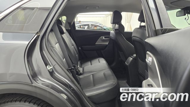Kia Niro 1.6 HEV Luxury 2020 — фото 11