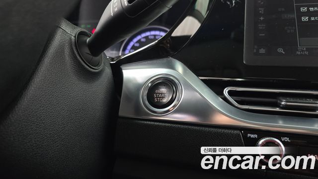 Kia Niro 1.6 HEV Luxury 2020 — фото 20