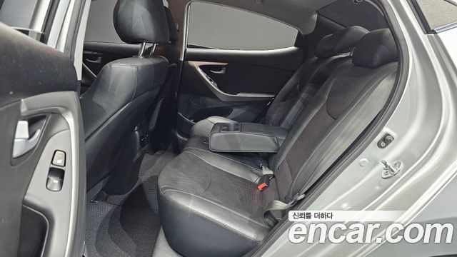 Hyundai Avante 1.6 GDi 10 Million Limited Standard 2016 — фото 11