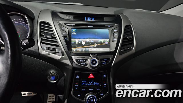 Hyundai Avante 1.6 GDi 10 Million Limited Standard 2016 — фото 15