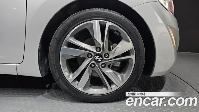 Hyundai Avante 1.6 GDi 10 Million Limited Standard 2016 — фото 21
