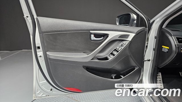 Hyundai Avante 1.6 GDi 10 Million Limited Standard 2016 — фото 24
