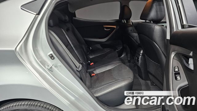 Hyundai Avante 1.6 GDi 10 Million Limited Standard 2016 — фото 29