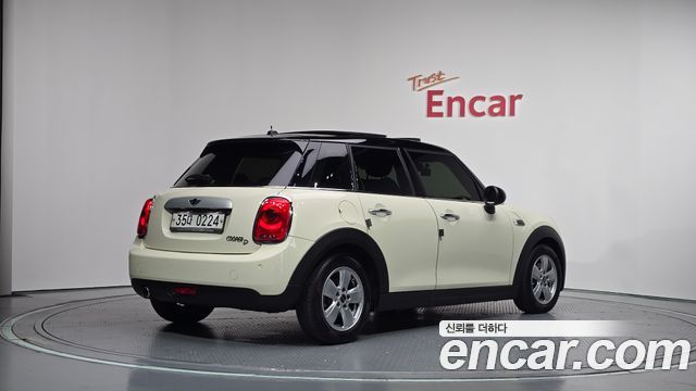 MINI Cooper D 5Door Mid 3rd 2015 — фото 2