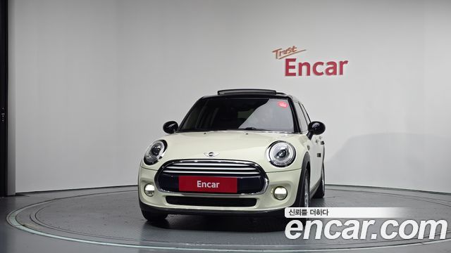 MINI Cooper D 5Door Mid 3rd 2015 — фото 3