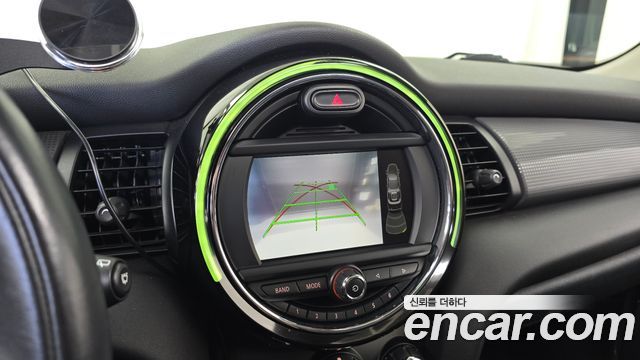 MINI Cooper D 5Door Mid 3rd 2015 — фото 14