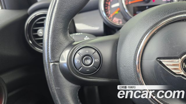 MINI Cooper D 5Door Mid 3rd 2015 — фото 16