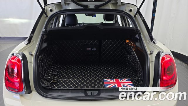 MINI Cooper D 5Door Mid 3rd 2015 — фото 18