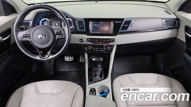 Kia Niro Noblesse 2017 — фото 7