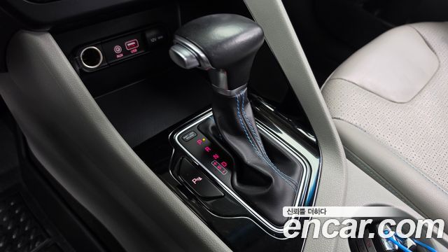 Kia Niro Noblesse 2017 — фото 9