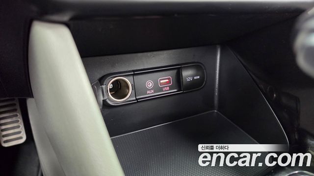 Kia Niro Noblesse 2017 — фото 13