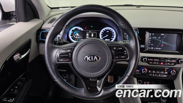 Kia Niro Noblesse 2017 — фото 14