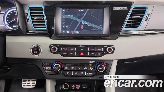 Kia Niro Noblesse 2017 — фото 15