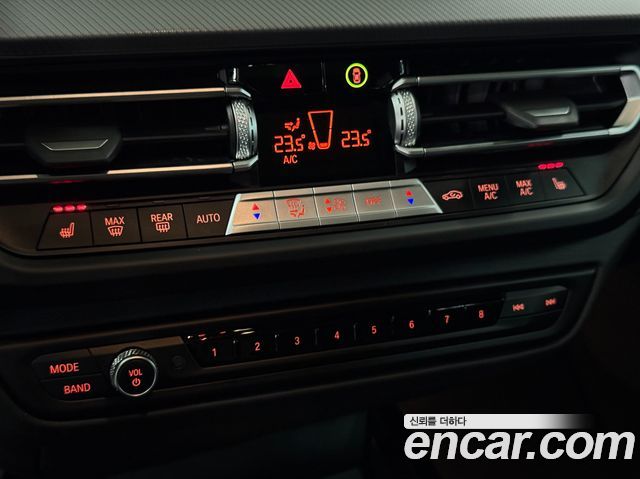 BMW 1 Series (F40) 120i M Sports 2024 — фото 18
