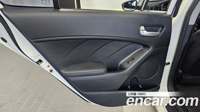 Kia K3 Diesel Luxury 2015 — фото 31