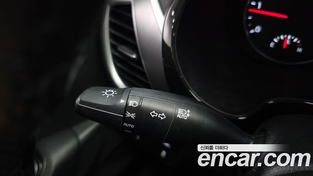 Kia Seltos Diesel 1.6 2WD Prestige 2020 — фото 18