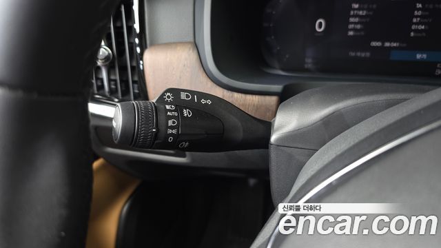 Volvo S90 T8 AWD Ultimate Bright 2024 — фото 30