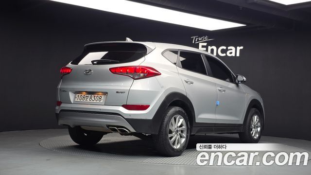 Hyundai Tucson Diesel 2.0 2WD Style 2017 — фото 2