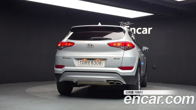 Hyundai Tucson Diesel 2.0 2WD Style 2017 — фото 4