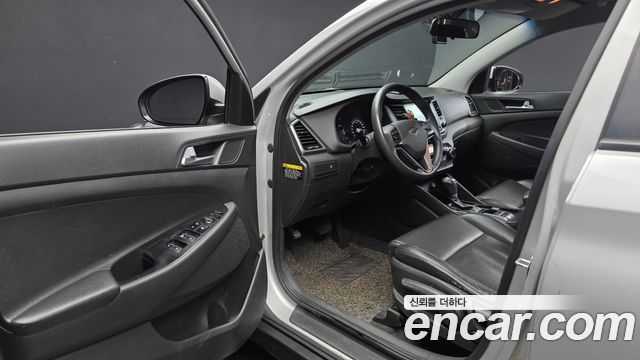 Hyundai Tucson Diesel 2.0 2WD Style 2017 — фото 10