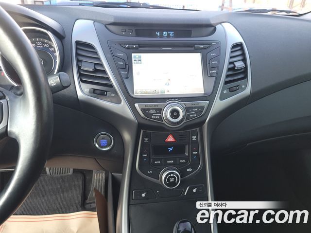 Hyundai Avante 1.6 GDi Modern Standard 2015 — фото 9