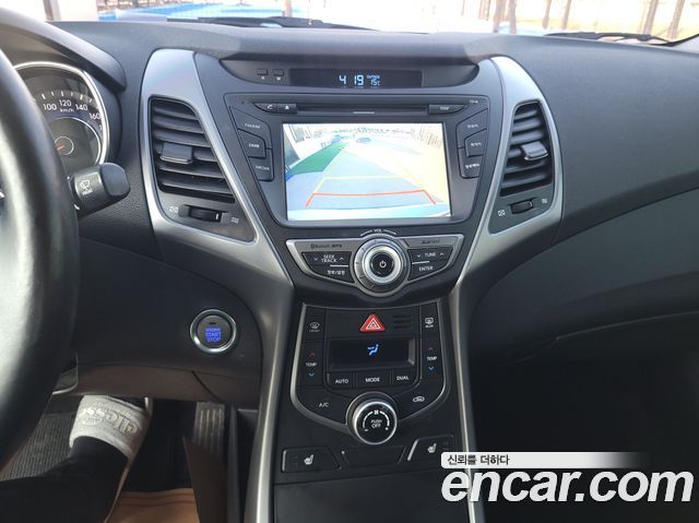 Hyundai Avante 1.6 GDi Modern Standard 2015 — фото 10
