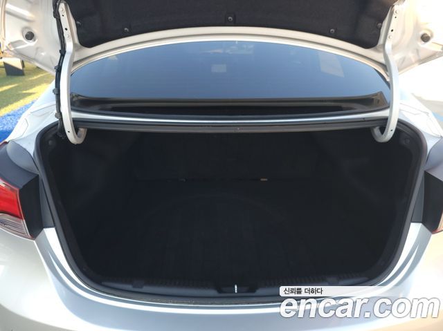Hyundai Avante 1.6 GDi Modern Standard 2015 — фото 17