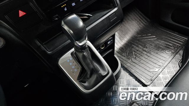 Hyundai Staria Cargo 3-Seater Modern 2022 — фото 9