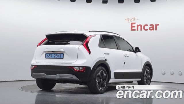 Kia Niro EV Air 2023 — фото 2
