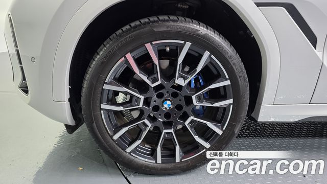 BMW X6 (G06) xDrive40i M Sport 2024 — фото 5