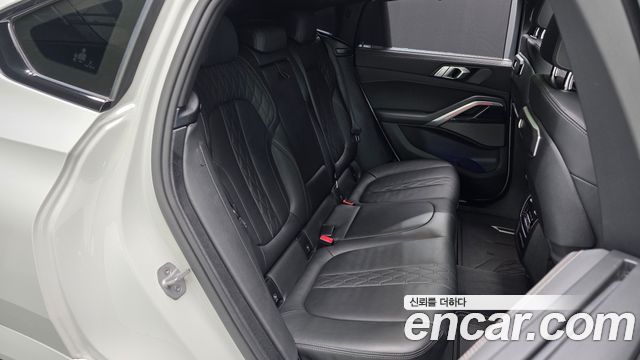 BMW X6 (G06) xDrive40i M Sport 2024 — фото 11