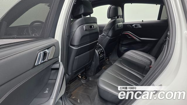 BMW X6 (G06) xDrive40i M Sport 2024 — фото 12