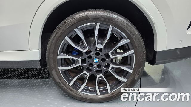 BMW X6 (G06) xDrive40i M Sport 2024 — фото 21