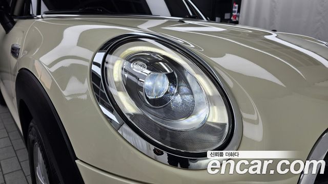 MINI Cooper D Standard 3rd 2018 — фото 22