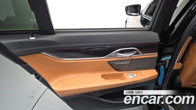 BMW 7 Series (G11) 740i M Sport 2022 — фото 25