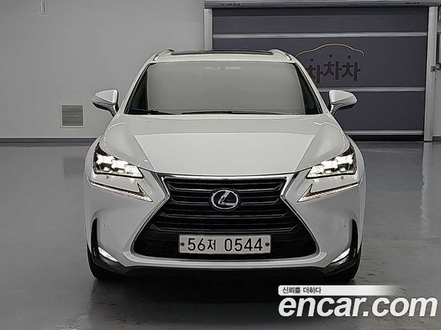 Lexus NX300h Supreme 2016 — фото 2