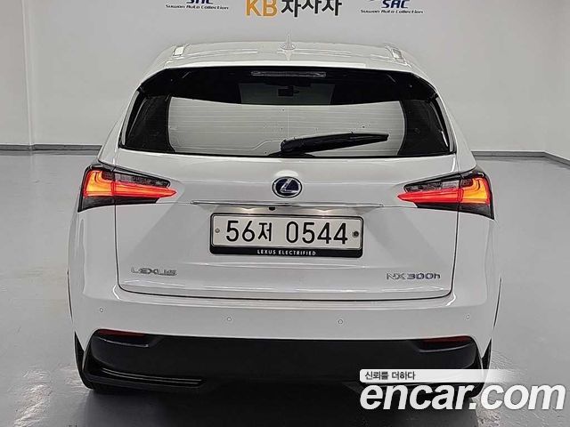 Lexus NX300h Supreme 2016 — фото 3