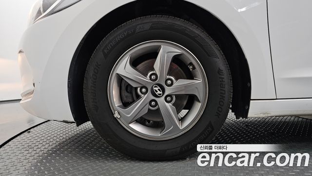 Hyundai Avante (AD) 1.6 GDI Smart 2016 — фото 5