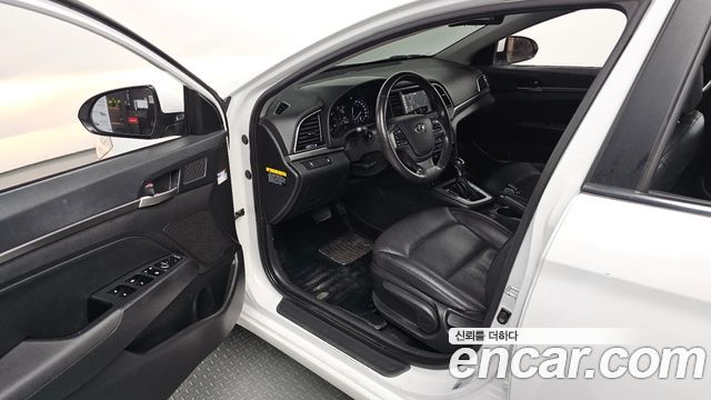 Hyundai Avante (AD) 1.6 GDI Smart 2016 — фото 10