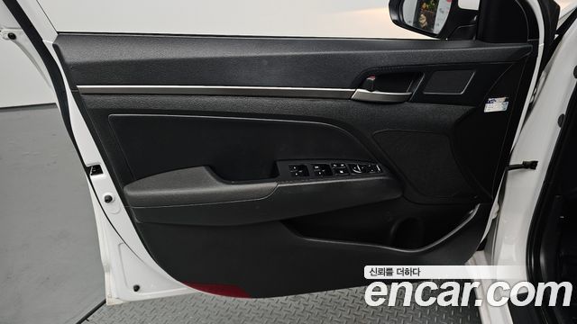 Hyundai Avante (AD) 1.6 GDI Smart 2016 — фото 24