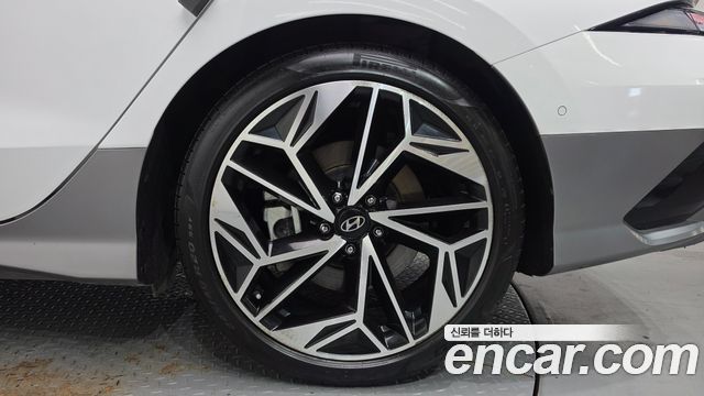 Hyundai Ioniq 6 Long Range Exclusive + 2023 — фото 21