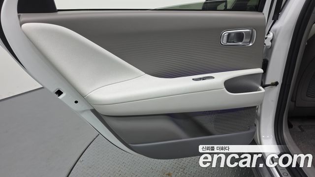 Hyundai Ioniq 6 Long Range Exclusive + 2023 — фото 25