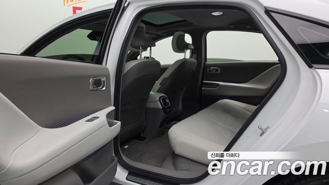 Hyundai Ioniq 6 Long Range Exclusive + 2023 — фото 30