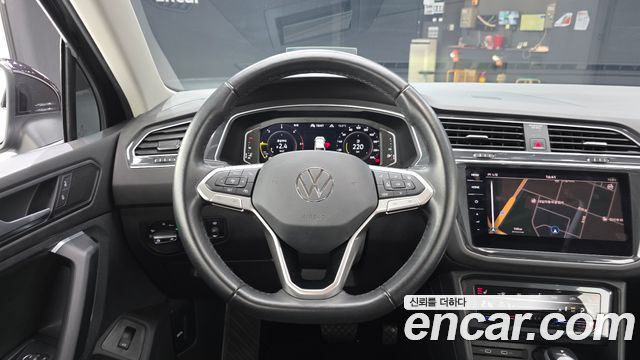 Volkswagen Tiguan (II) 2.0 TDI 4Motion Prestige 2023 — фото 13