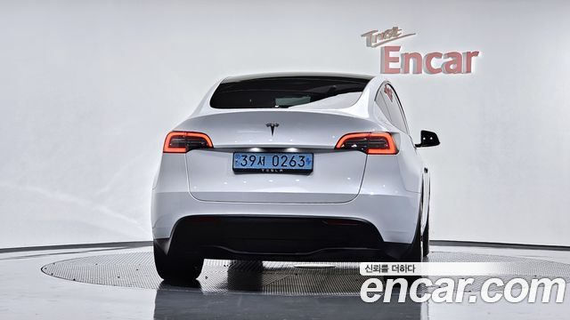 Tesla Model Y RWD 2024 — фото 4