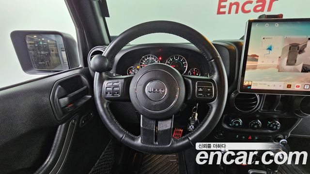 Jeep Wrangler (JK) 3.6 Sport 2Door 2017 — фото 12