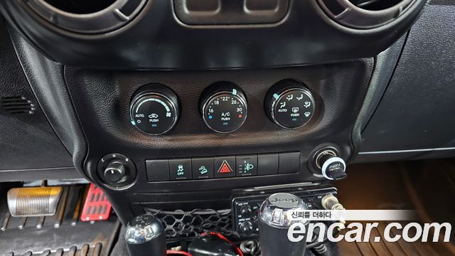 Jeep Wrangler (JK) 3.6 Sport 2Door 2017 — фото 15
