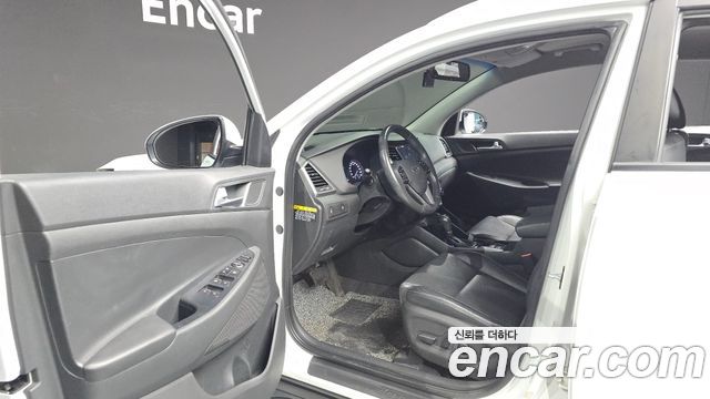 Hyundai Tucson Diesel 2.0 2WD Modern 2017 — фото 10
