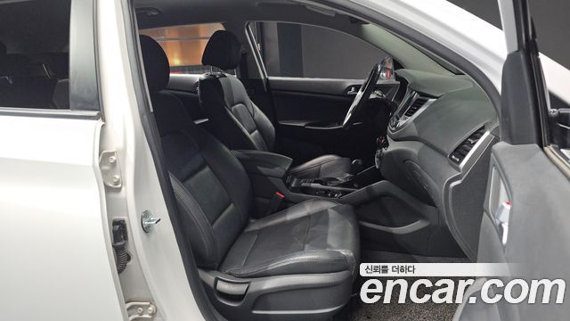 Hyundai Tucson Diesel 2.0 2WD Modern 2017 — фото 12