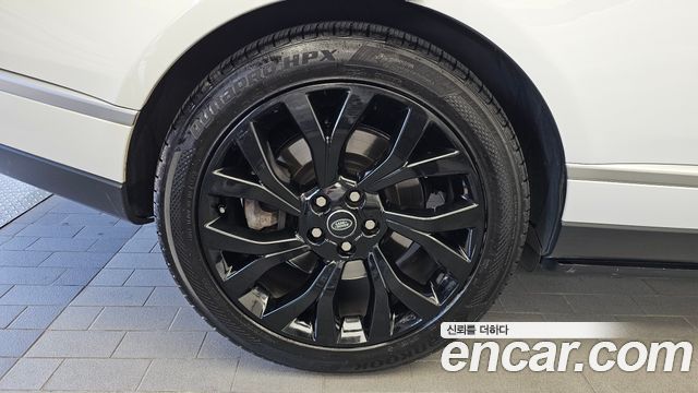 Land Rover Range Rover (IV) 4.4 SDV8 AB LWB DIESEL 2019 — фото 5
